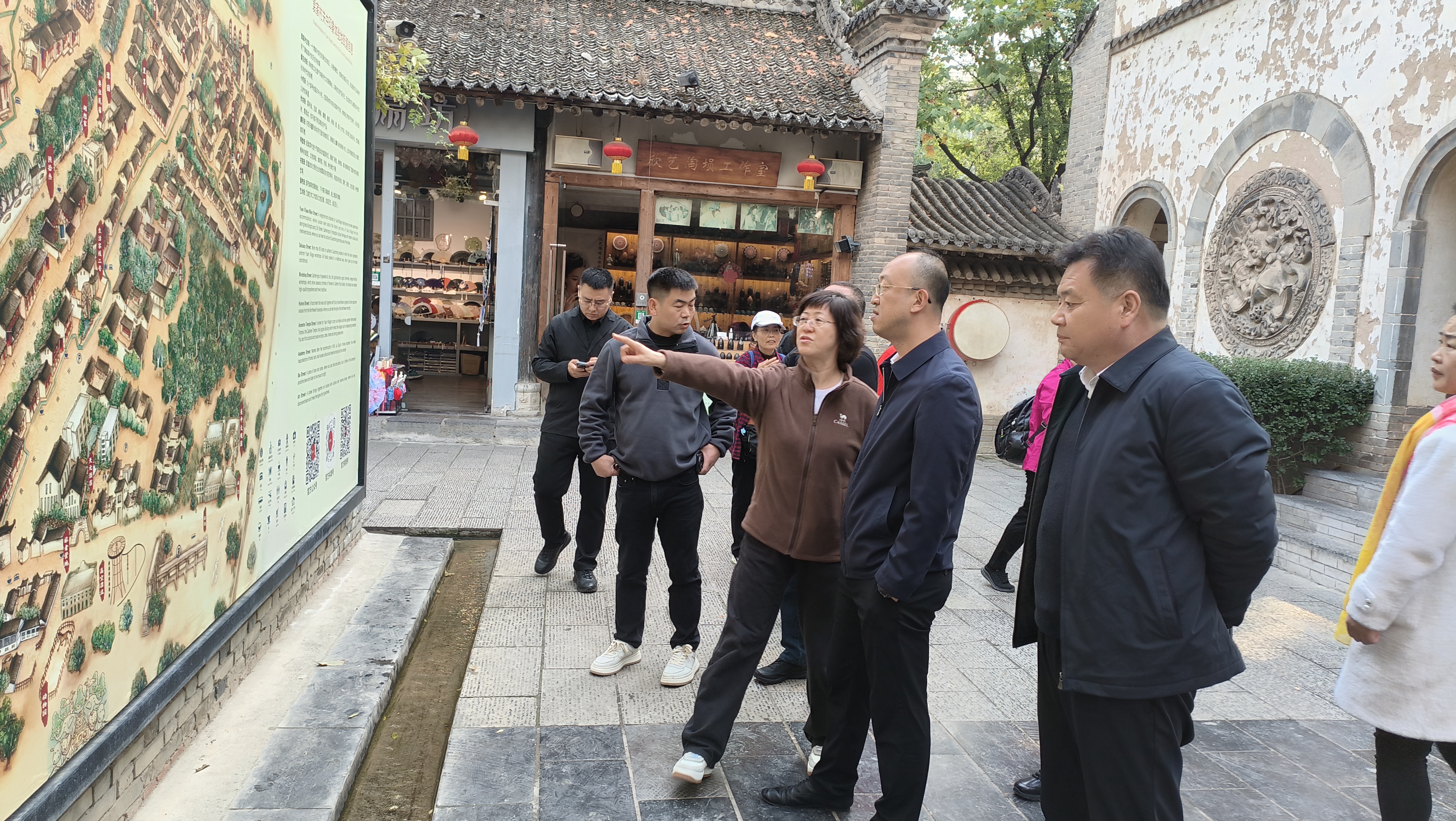 11.7-8杨枫带队赴咸阳推进袁家村文旅项目2.jpg