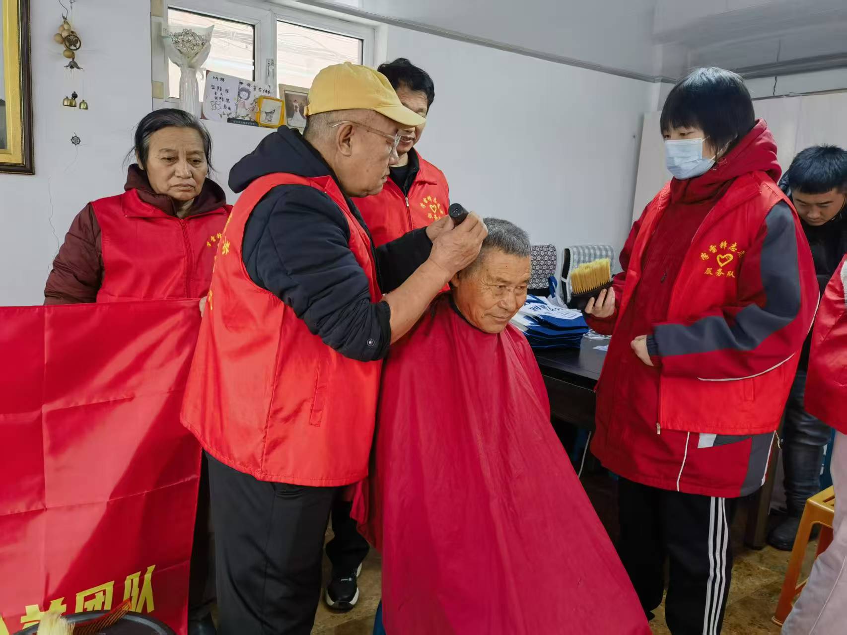 传承雷锋精神 爱满阳光社区-1.jpg