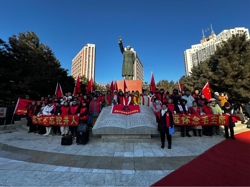 缅怀伟人 共筑家国情怀-1.jpg